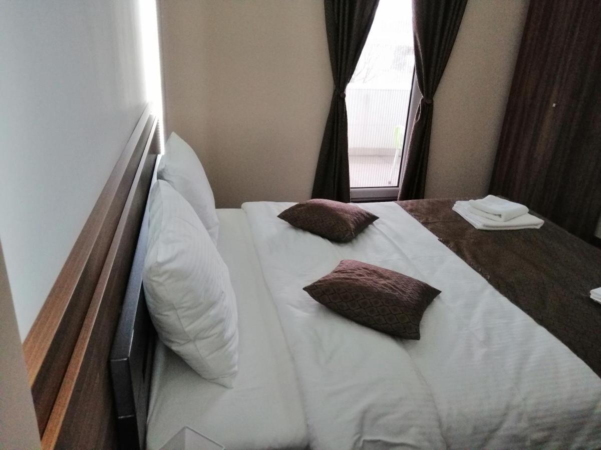 "Poseidon" Centar Aparthotel Stari Banovci Bagian luar foto